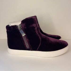 Kenneth Cole New York Kiera Plum Velvet Ankle Sneakers Size 7 NWOT (runs small)